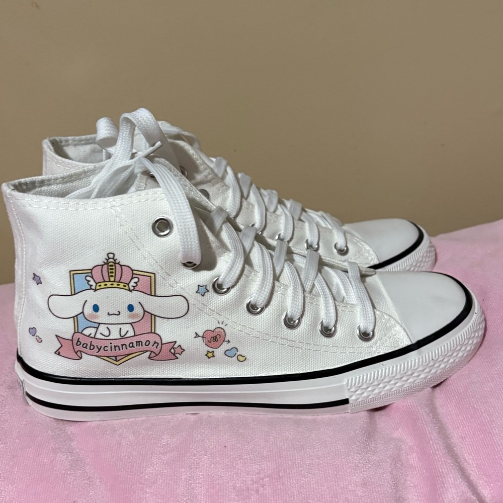 Moving sale! Cinnamoroll canvas hi top Sneakers women’s 7.5 U.S. New